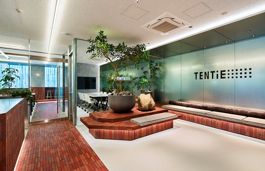 Energizing Spaces: TENTiE Nagoya Office Renovation by moss.