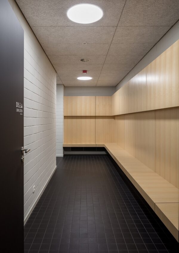 One-Field Sports Hall for the Special Schools in Salzwedel: A Versatile ...
